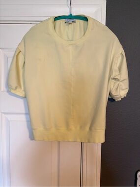 Evereve Pale Yellow Short Sleeve Crewneck Sweatshirt